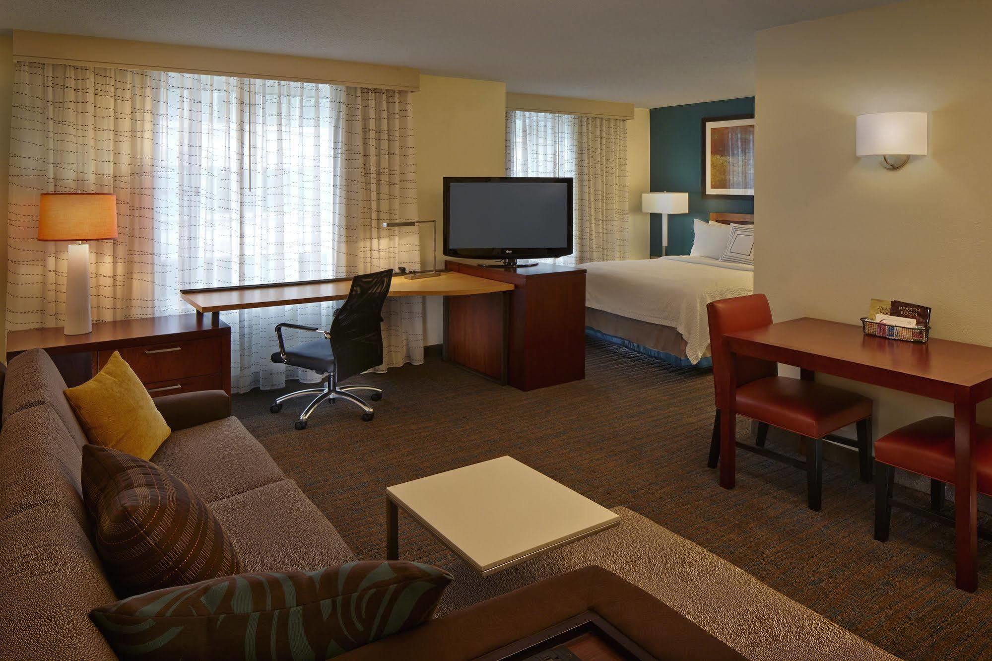 Philadelphia 3*